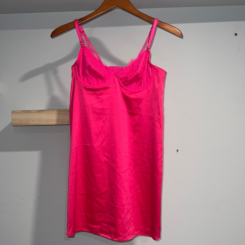 Pink slip‎